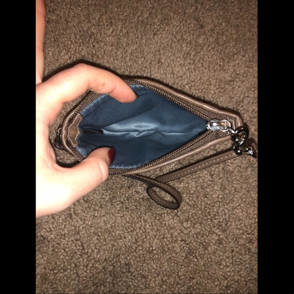COACH wristlet 🍾 - Picture 4 of 6